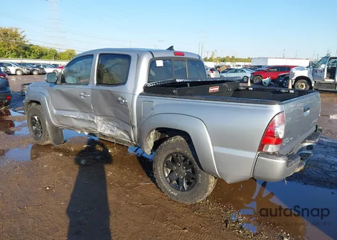 2015 Toyota Tacoma Prerunner V6 z USA, uszkodzony, nr VIN 5TFJU4GN2FX079530